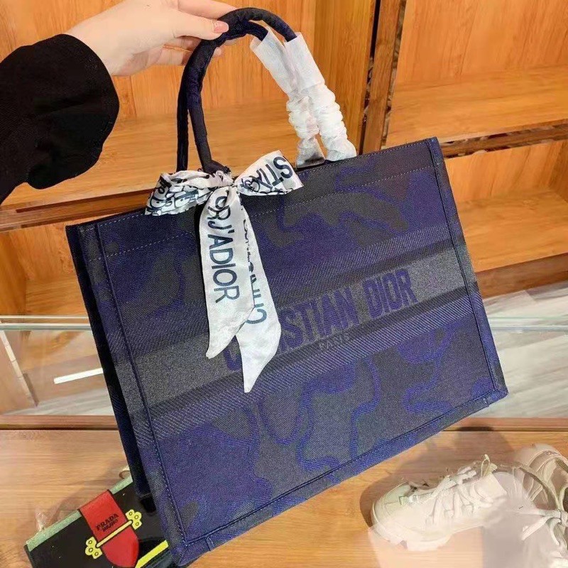 Túi xách CHRISTIAN D phối màu lạ mắt