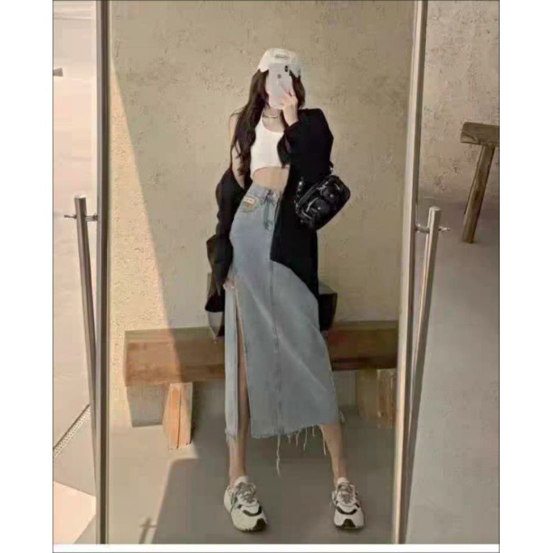 Chân váy jeans xẻ hot trend 2021