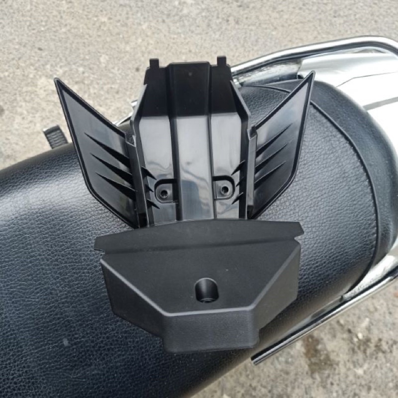 bợ dưới dè sau honda vario 2018-2020