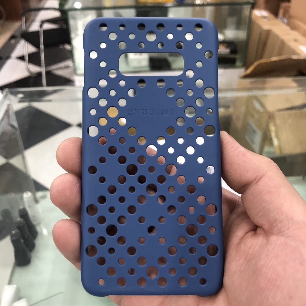 Ốp lưng tản nhiệt tặng kèm theo máy Samsung Galaxy S10e