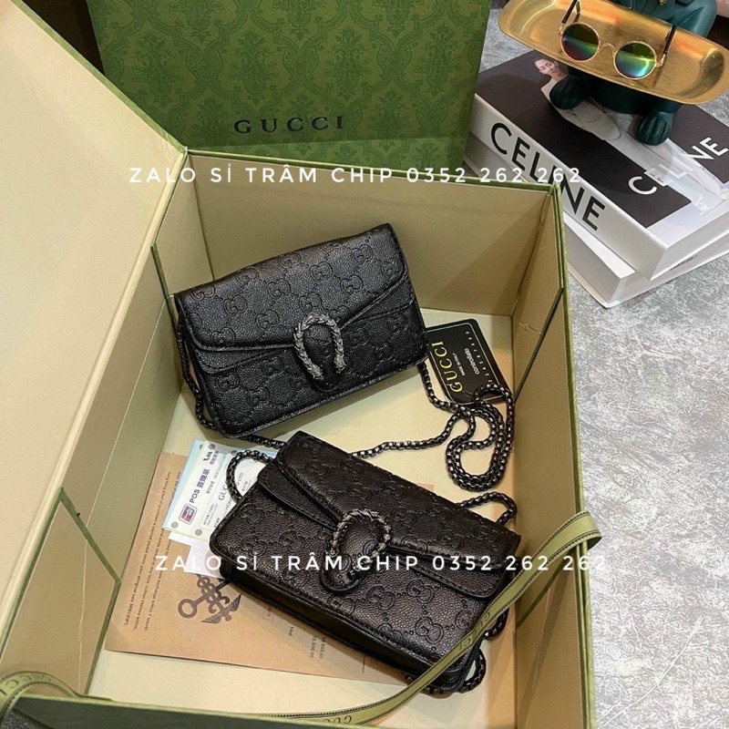 Túi Đeo Chéo In Hoạ Tiết Chữ Dây Xích Full Đen Size 18