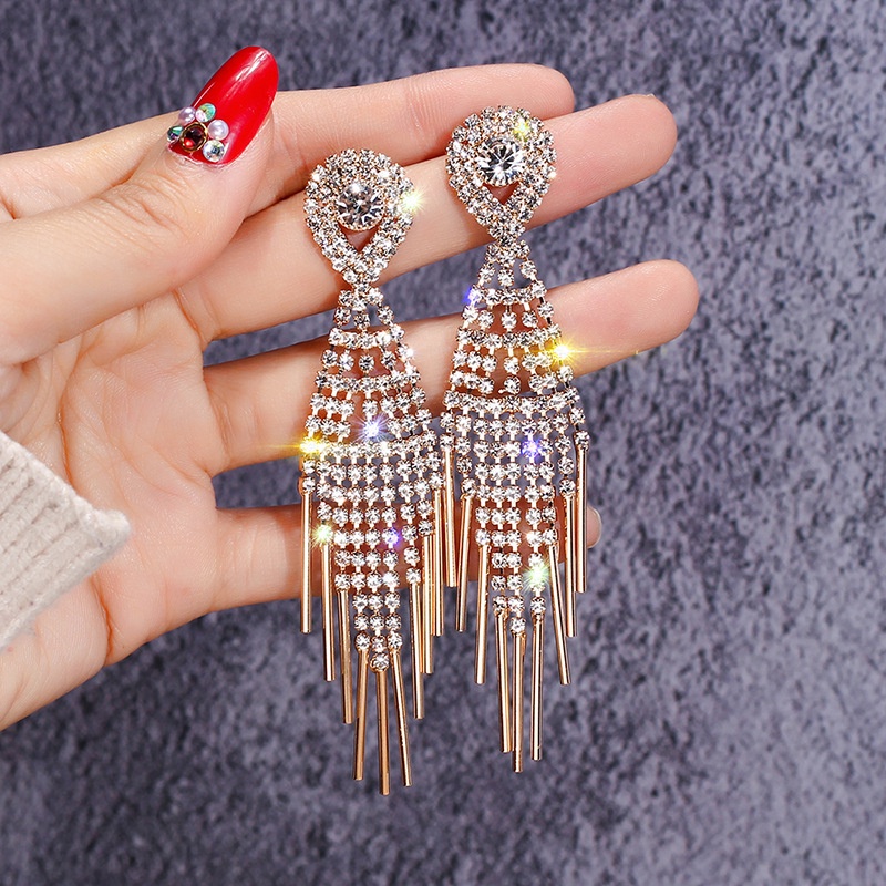 Đôi Khuyên Tai Dài Phối Tua Rua Thời Trang Cho Nữ