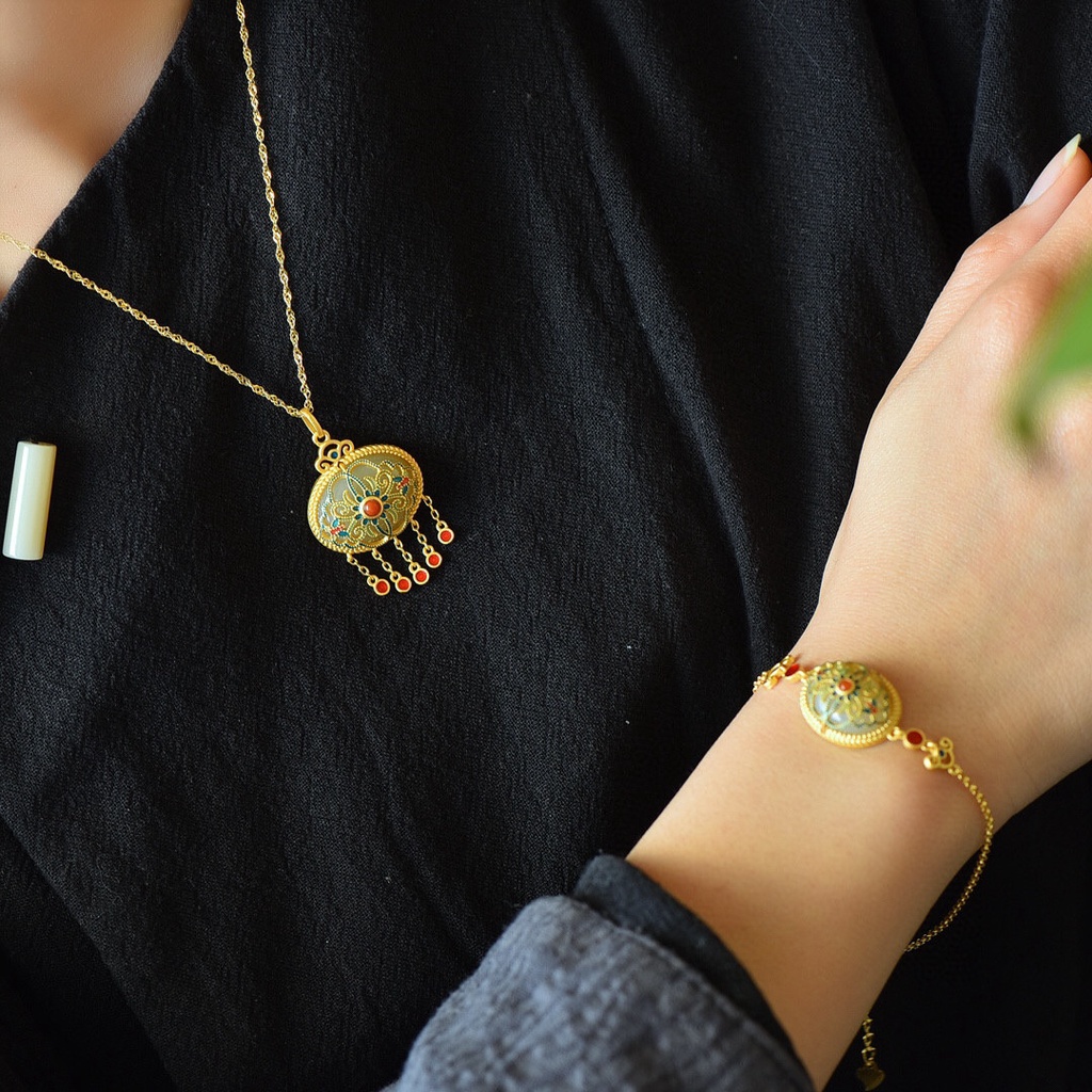 Vòng tay dây chuyền mặt hoa đính đá ngọc bích phong cách dân tộc cổ điển