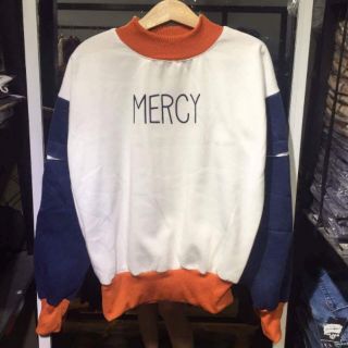 Sweater Mercy