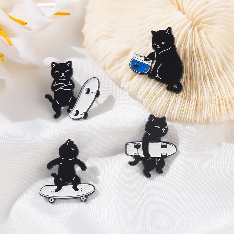 QIHEJEWELRY Fashion Black Cat Badge Gifts for Friends Clothing Accessories