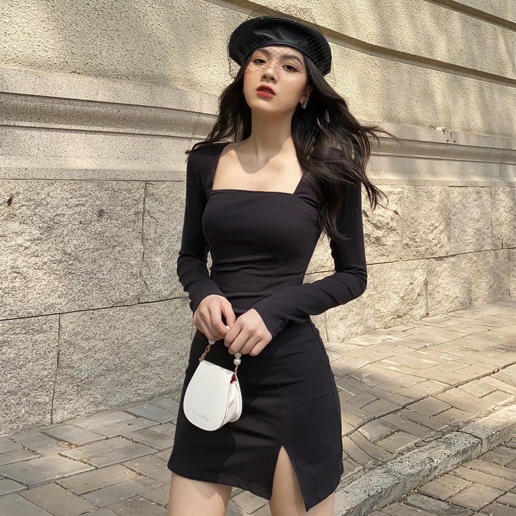 SIDE SLIT BODYCON DRESS- Đầm đen body cổ vuông xẻ đùi.