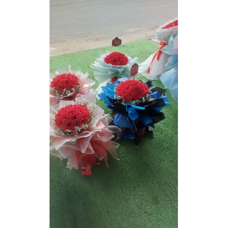 HOA SÁP .HỘP GỒM 50 ĐẦU BÔNG HOA HỒNG SÁP THƠM VĨNH CỬU .