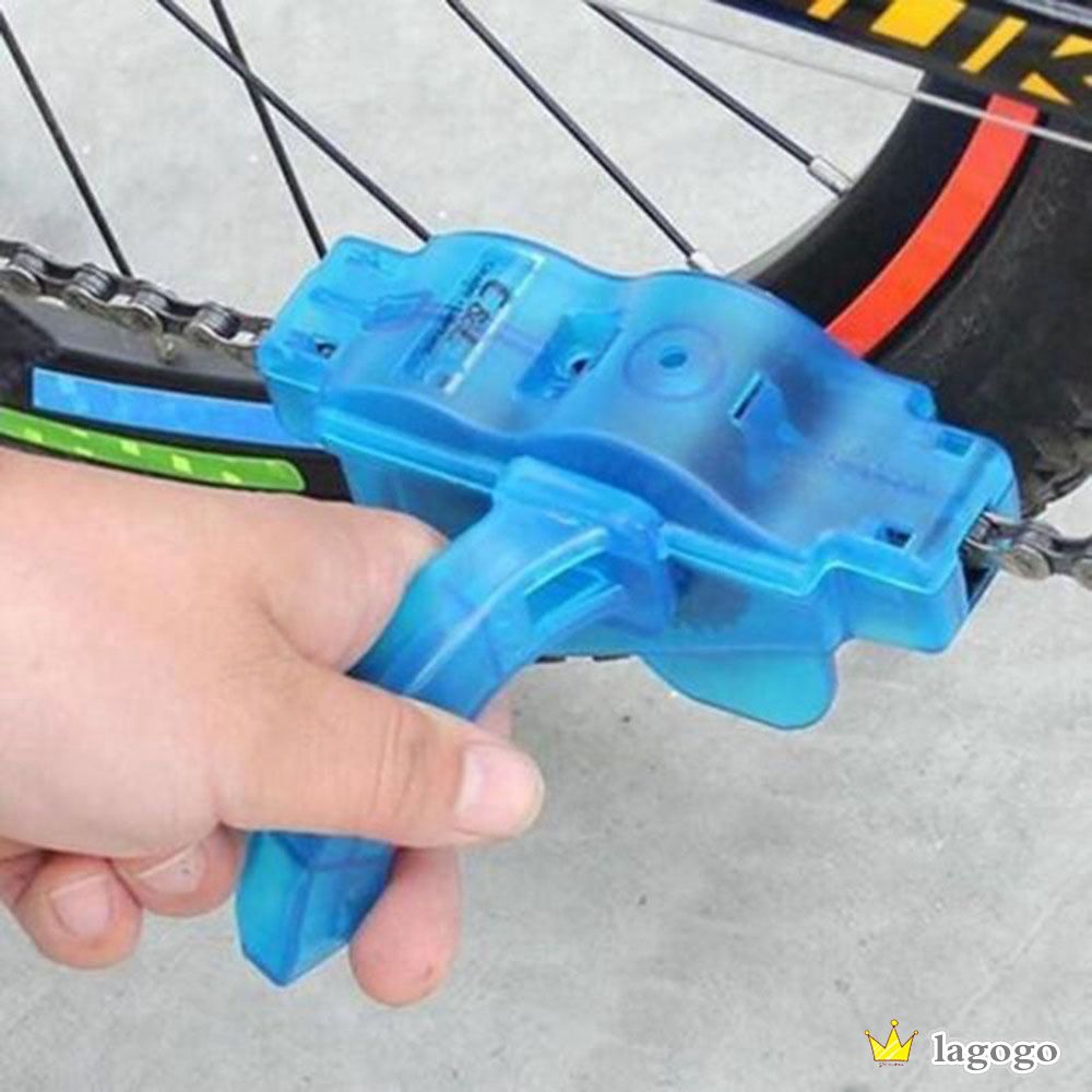 Set of 3 products includes 1 bicycle chain cleaner + 2 brushes