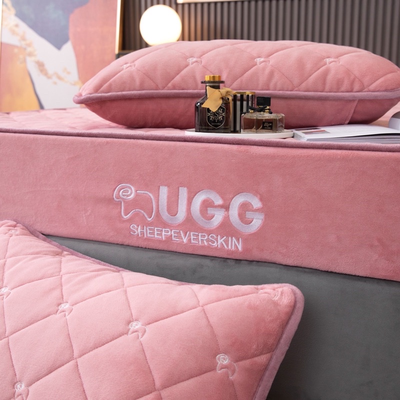 THẢM BỌC NỆM CAO CẤP THƯƠNG HIỆU UGG TẶNG KÈM 2 GỐI CÙNG MÀU