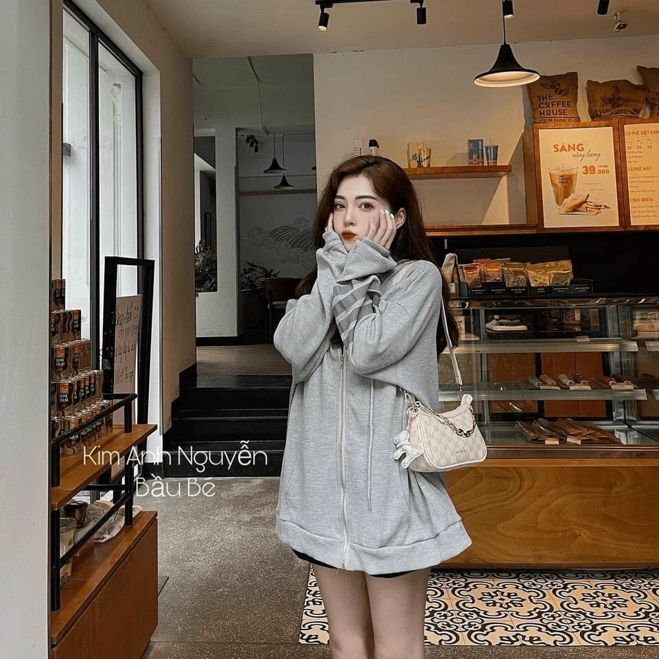 Áo Khoác Nữ Dây Khóa Kéo 4 Sọc Tay Chất Nỉ Mềm Có Nón Form Rộng Che Nắng Tốt Mặc Đẹp Hot Trend NEW UNISEX