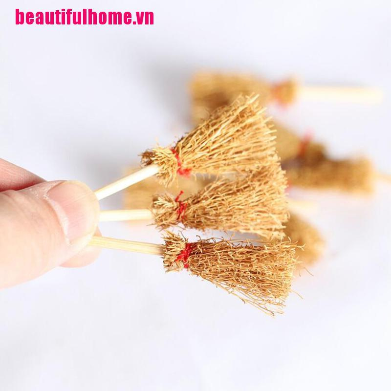 Xô Và Bàn Chải Mini Tỉ Lệ 1 / 12 Cho Búp Bê