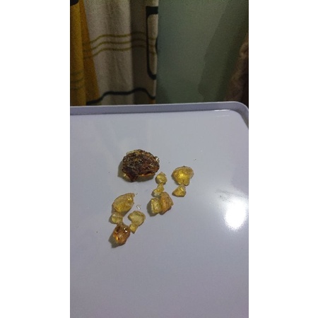 Nhựa thông dùng hàn chì, nấu keo.