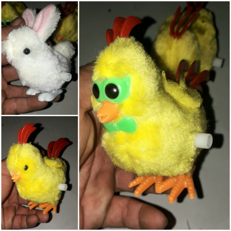 Một chú gà có đuôi hoặc Thỏ nhồi bông lên dây cót bằng nhựa