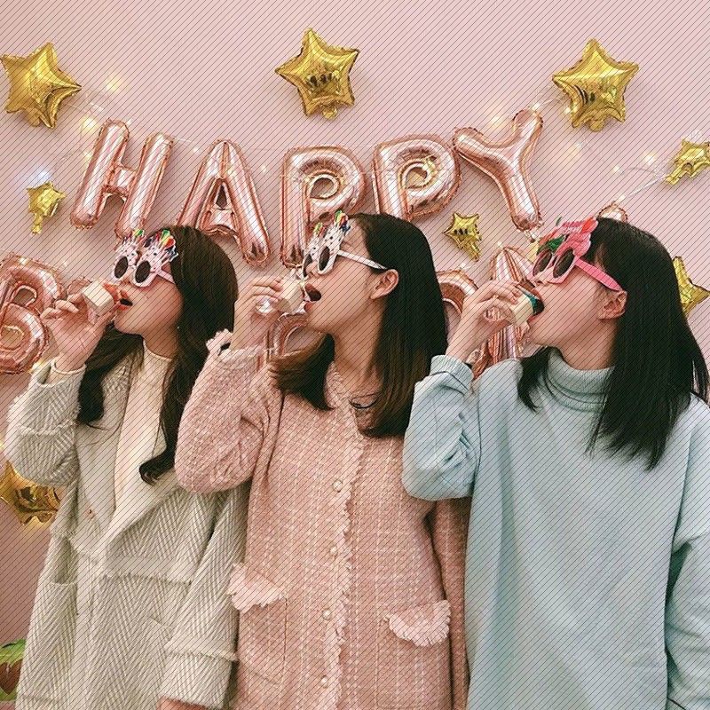 Kính mắt vui nhộn Happy Birthday chụp hình giúp bức ảnh thêm đáng nhớ