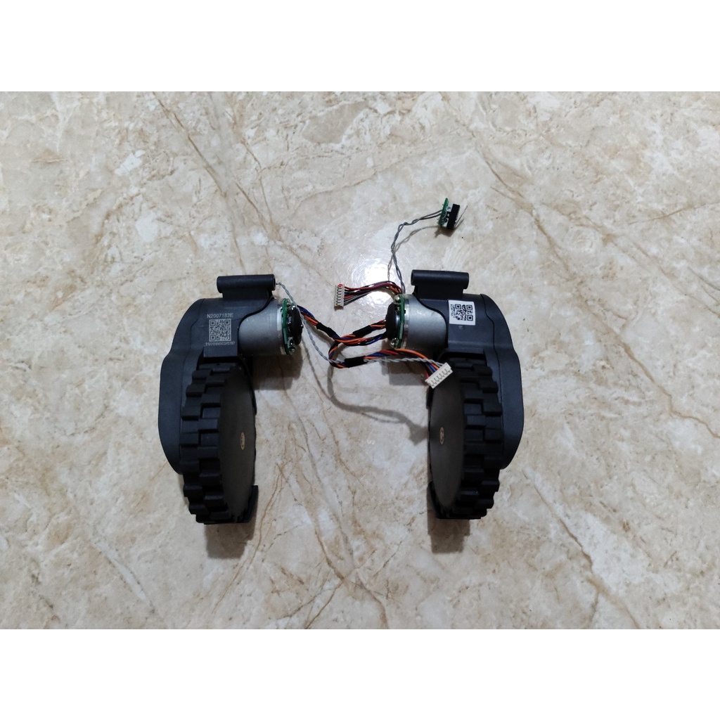 Bánh xe - Robot hút bụi Roborock S5 Max