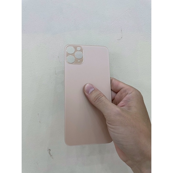 Kính lưng điện thoại táo 11 ProMas mắt to / mắt nhỏ.