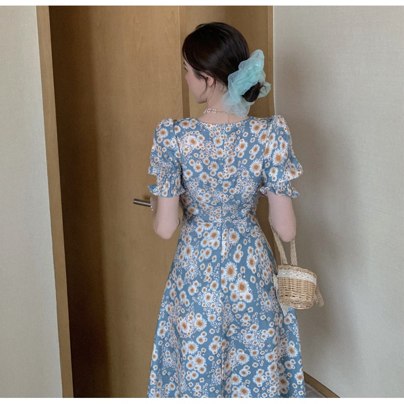 Đầm Tay Ngắn Cổ Vuông Họa Tiết Hoa Cúc Thời Trang | BigBuy360 - bigbuy360.vn