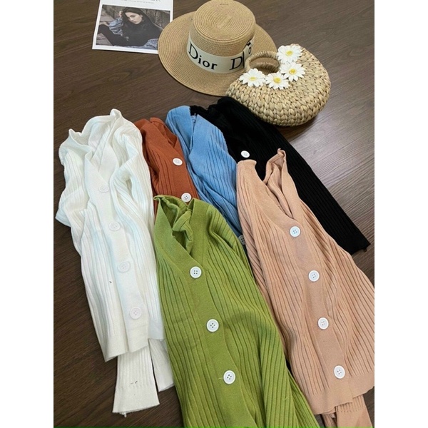 ÁO THUN TAY DÀI XINH ĐÍNH NÚT ẤM ÁP A27 | BigBuy360 - bigbuy360.vn