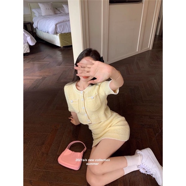 Set áo cardigan chân váy len màu vàng nhạt