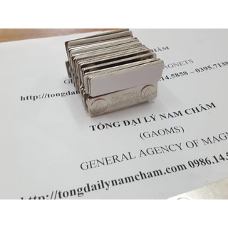 Nam châm cài áo thẻ tên 2 nút dài