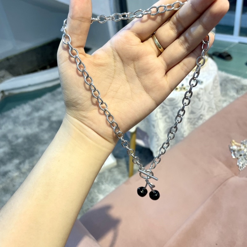 vòng cổ chocker thép titan bền màu mặt thiết kế hình quả cherry độc lạ mã TH0129555