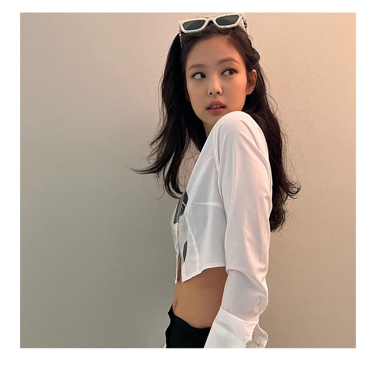 Áo sơ mi trắng tay dài in hình Jennie Blackpink hợp thời trang