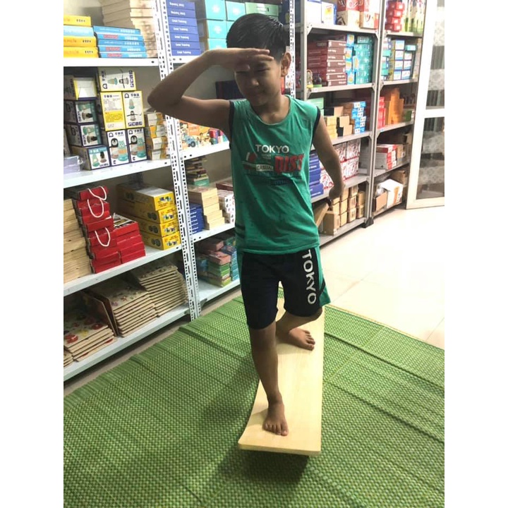 Ván cong Montessori vạn bé mê