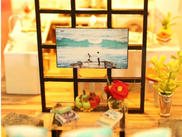 Kèm mica và keo dán - Mô hình nhà gỗ búp bê Dollhouse DIY - M023A Happiness Code