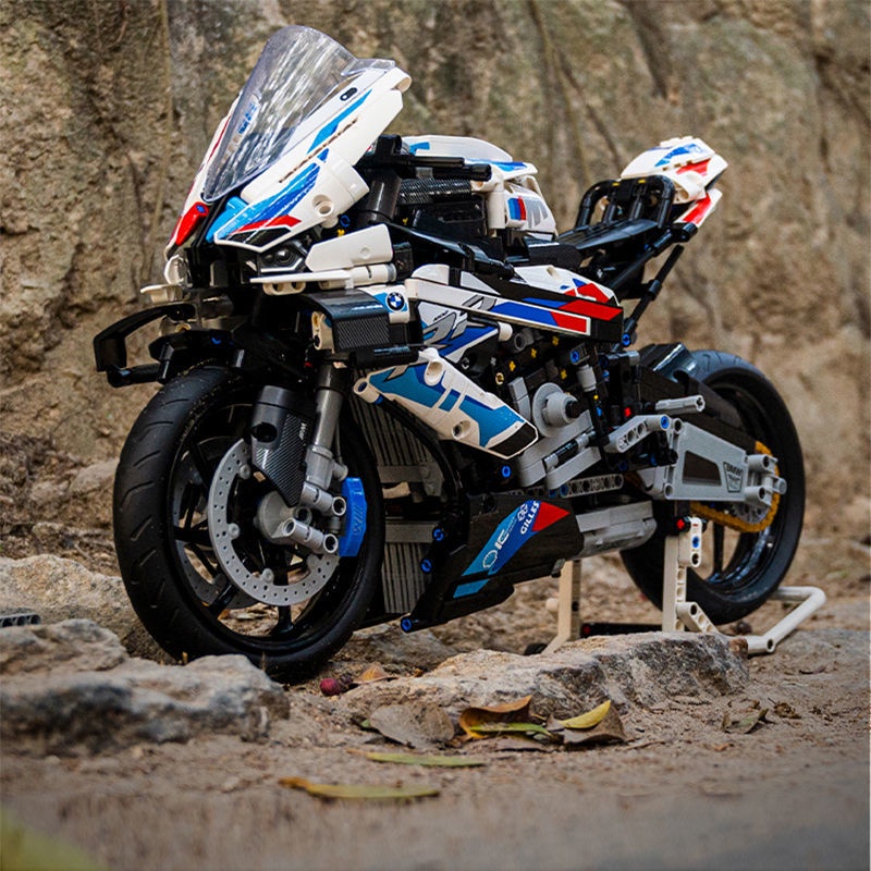 Đồ Chơi Lắp Ráp Xe Đua BMW M1000RR 42130 005