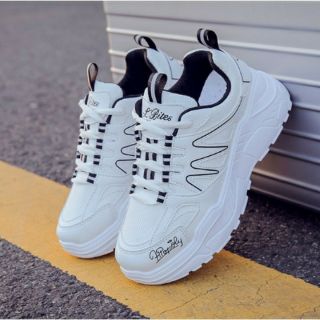 Giày thể thao nữ