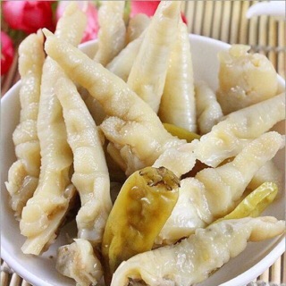 1 gói 180gr chân gà muối cay yuyu trùng khánh
