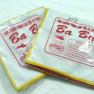 Miếng lót chống thấm cho trẻ sơ sinh.