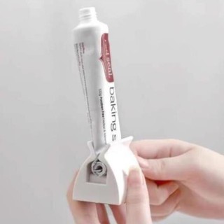 Dụng cụ nặn kem đánh răng thông minh