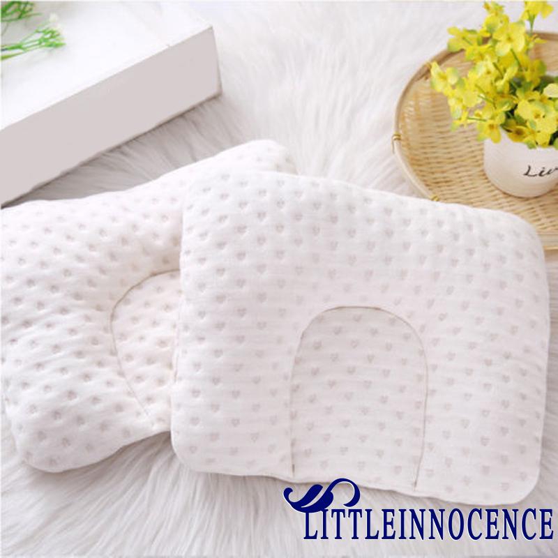 Gối nằm chống lật chất liệu cotton giữ ấm tốt cho bé