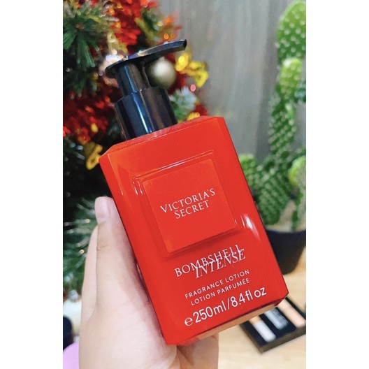 Kem dưỡng da Victoria's Secret Lotion Bombshell Intense
