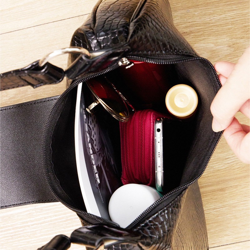 Túi đeo vai IELGY họa tiết da cá sấu màu đen cỡ lớn thời trang thanh lịch cho nữ