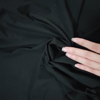 Áo thun đen basic nữ