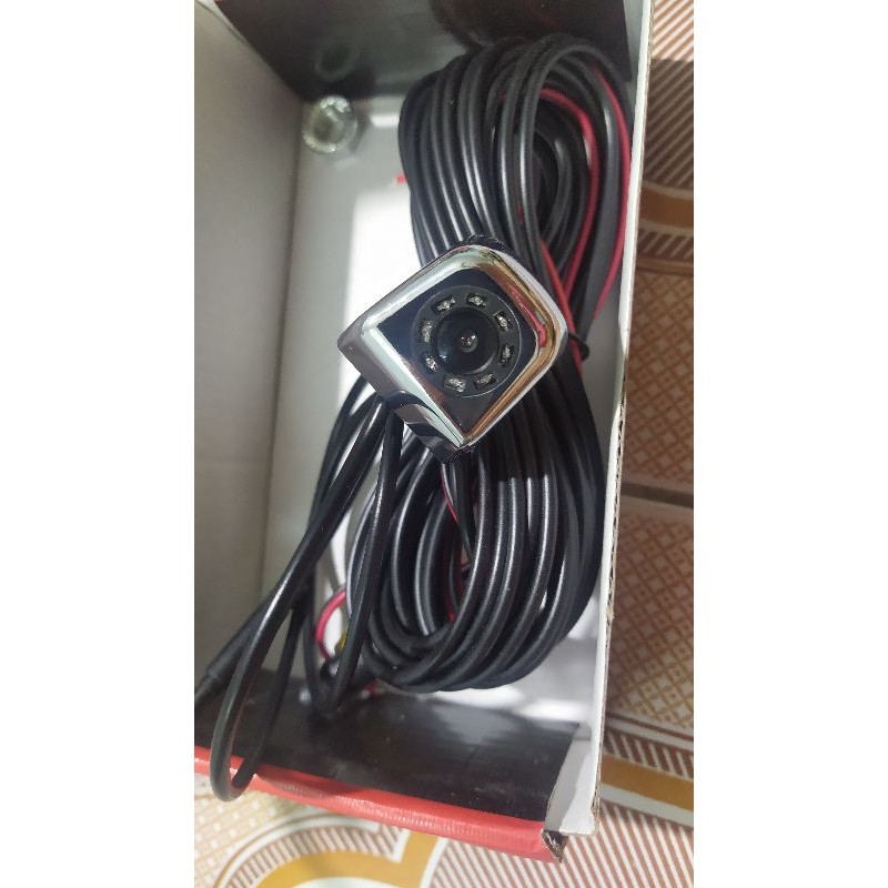 Camera lùi hồng ngoại 8 mắt led CCD mạ Crom