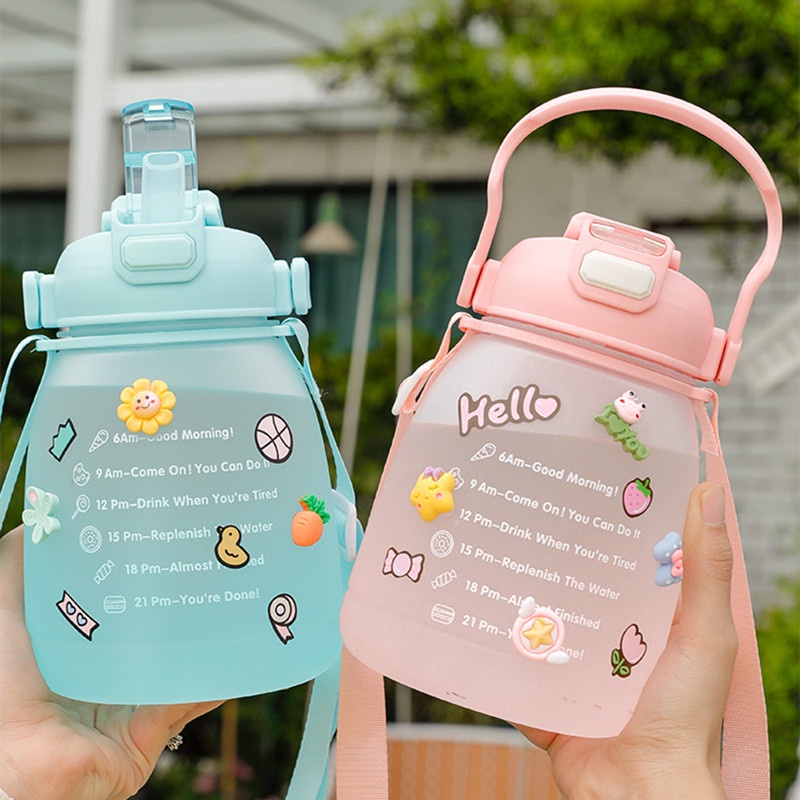 Bình Nước Thể Thao 1300ml Có Ống Hút Và Dây Đeo Thời Trang Dễ Thương