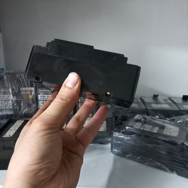 Cầu dao chống giật cũ Japan 40A và 50A 220v