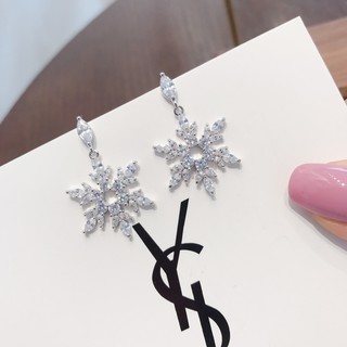 Khuyên tai đính đá tạo hình hoa tuyết (ảnh thật shop chụp)