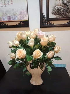 Lọ hoa bàn tay phật