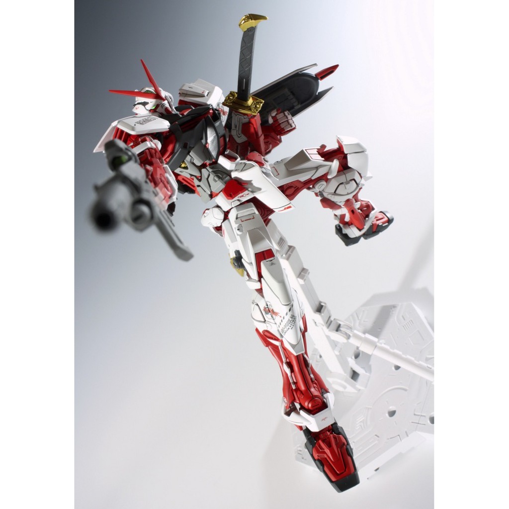 Mô hình lắp ráp Gundam MG 1/100 ASTRAY RED FRAME KAI