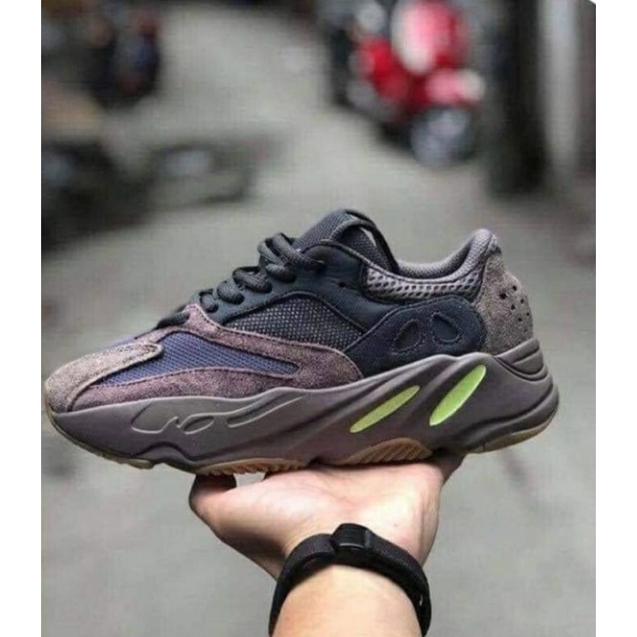 Giày thể thao Yeezy 700 Mauve tím