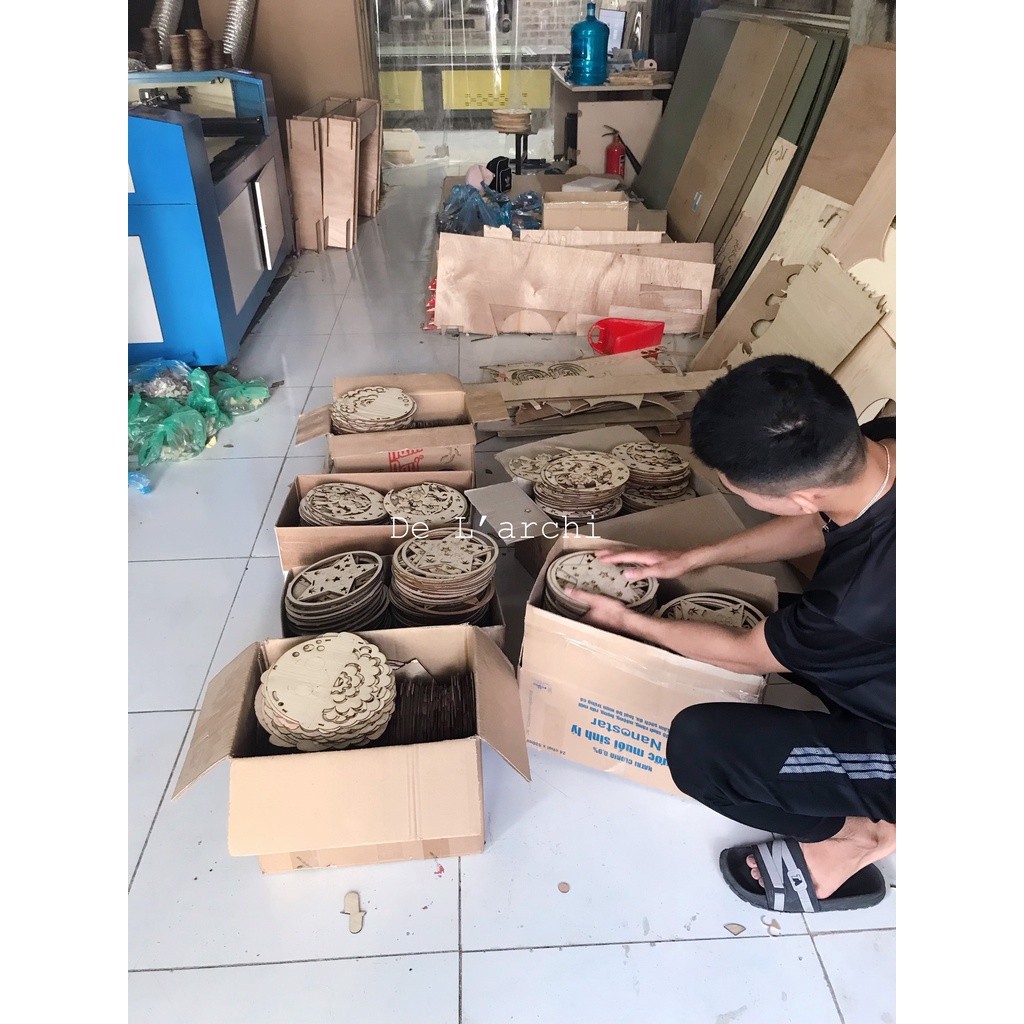 Sỉ đèn lồng trung thu bằng gỗ tặng kèm 12 màu + 2 cọ