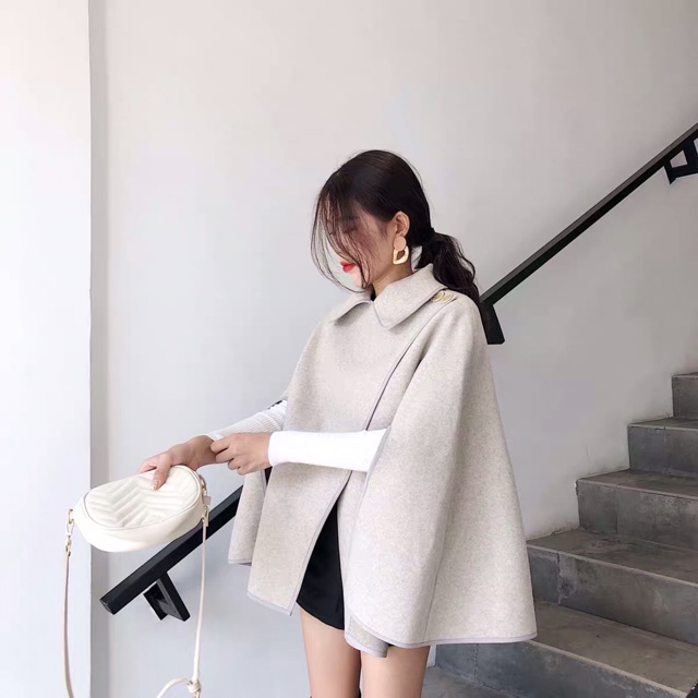 Áo choàng Cape chất liệu dạ màu ghi đá sang chảnh thượng lưu