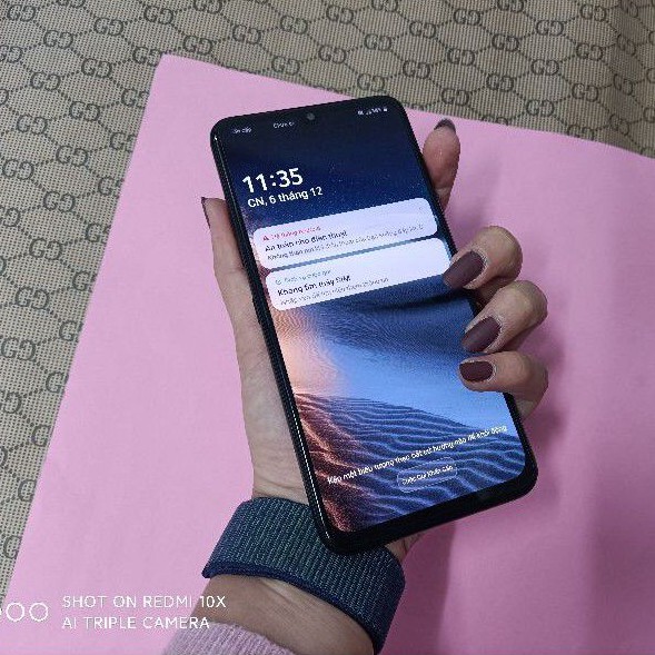 Mới nhập LG V40 len ken màu đen ram6gb snapdragon 845 | BigBuy360 - bigbuy360.vn