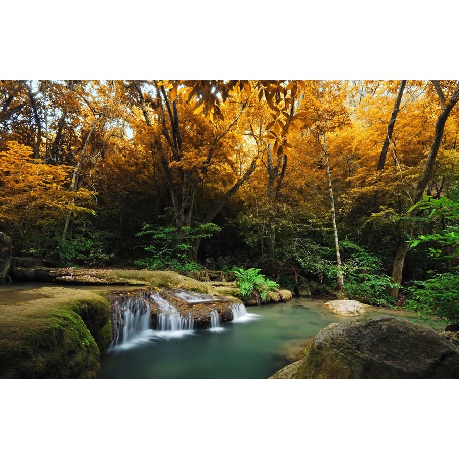 Tranh 3d thác nước chảy trong lành và những núi đá bao quanh.