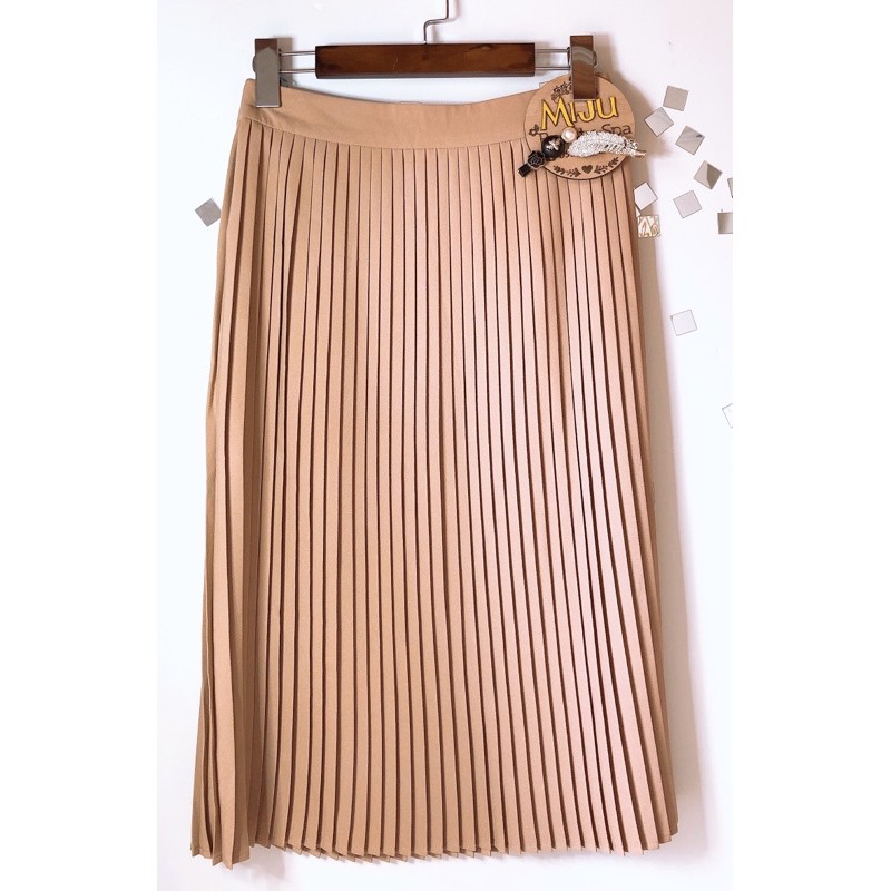 (sẳn) chân váy xếp ly màu nude (pleated skirt) | BigBuy360 - bigbuy360.vn
