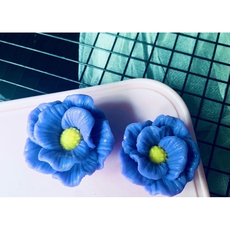 Khuôn silicone hoa cúc thái cặp 5cm3.5cm M3